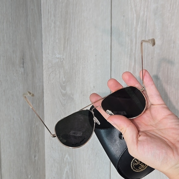 Ray-Ban Sunglasses with Case - Picture 5 of 7